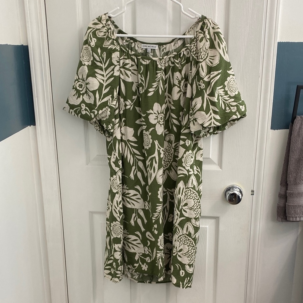 Sara Michelle Green and White Floral Dress - Picture 2 of 5